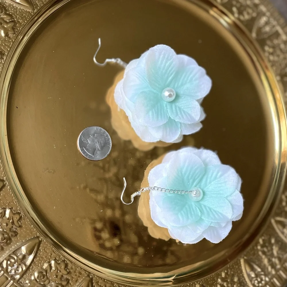 Urban Outfitters Flowers Dangle Earrings
